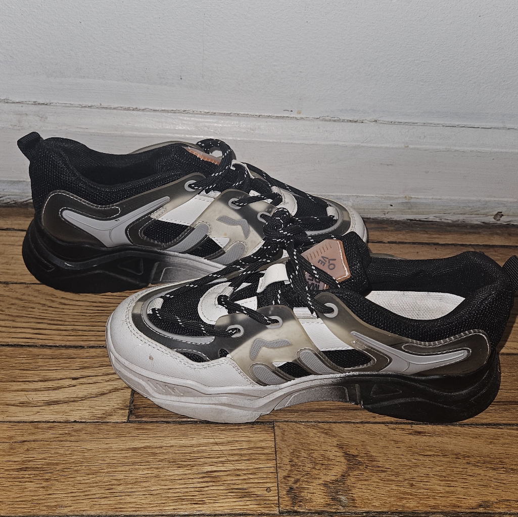Sneaker